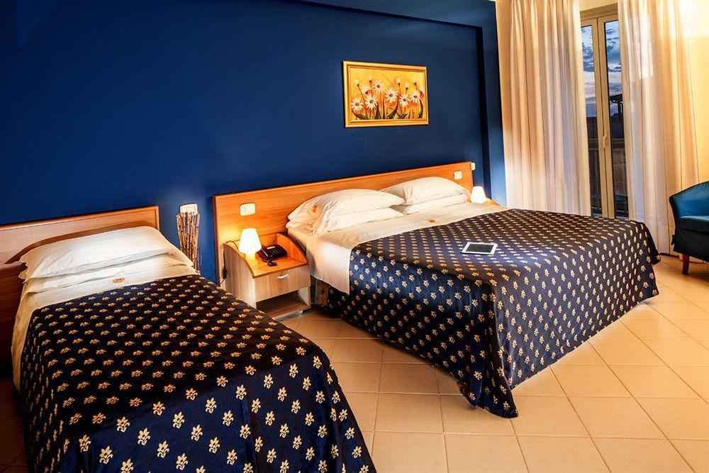Riviera Del Sole Hotel Resort Spa Piraino Esterno foto