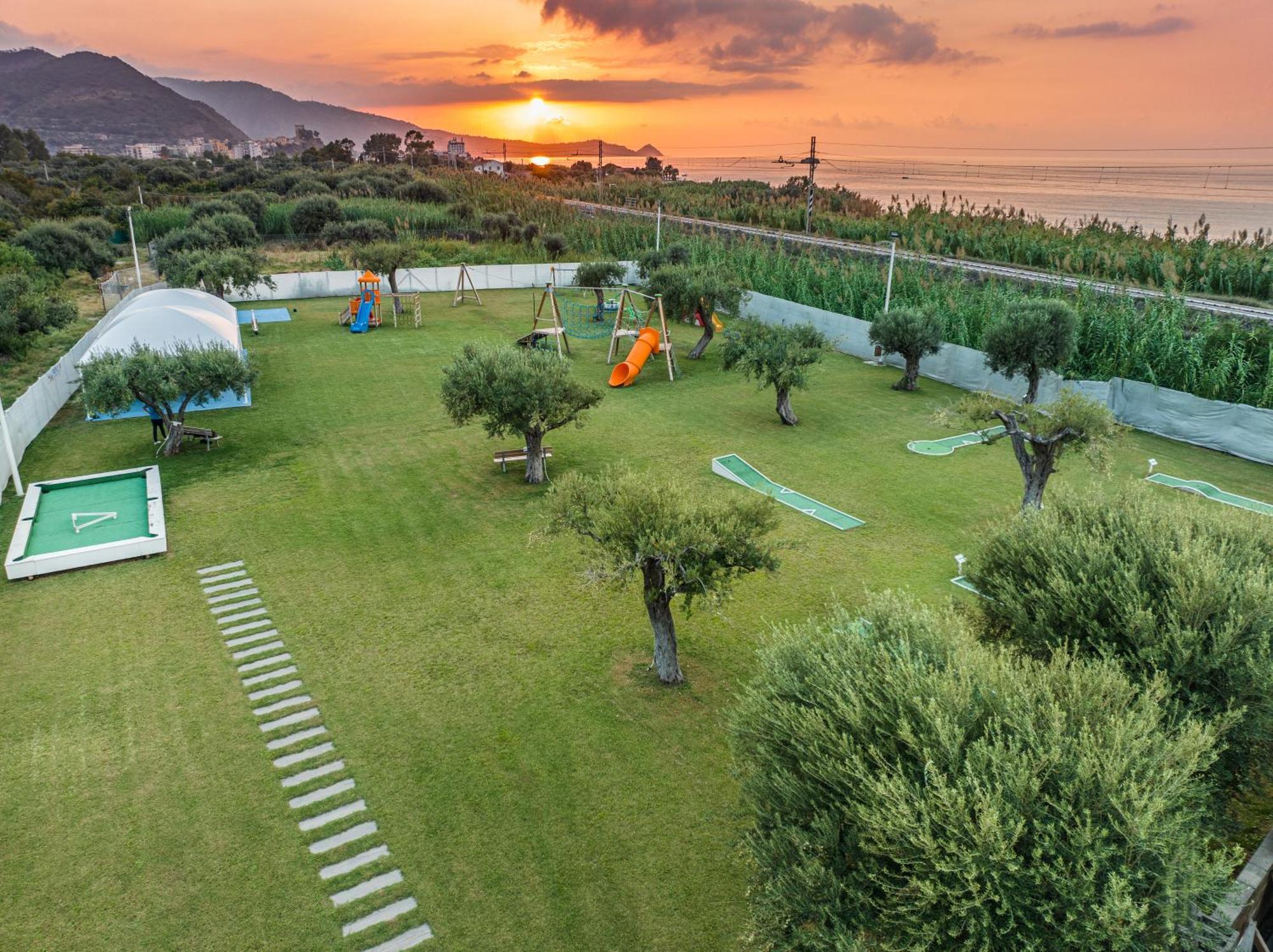 Riviera Del Sole Hotel Resort Spa Piraino Esterno foto