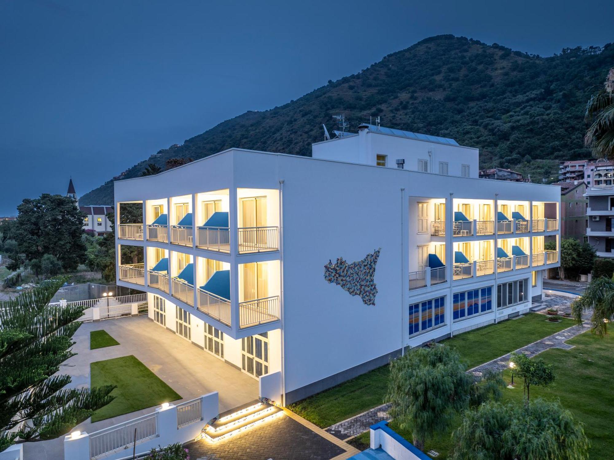 Riviera Del Sole Hotel Resort Spa Piraino Esterno foto