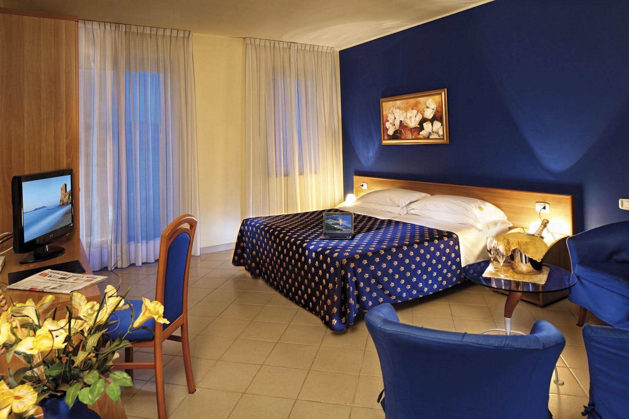 Riviera Del Sole Hotel Resort Spa Piraino Esterno foto